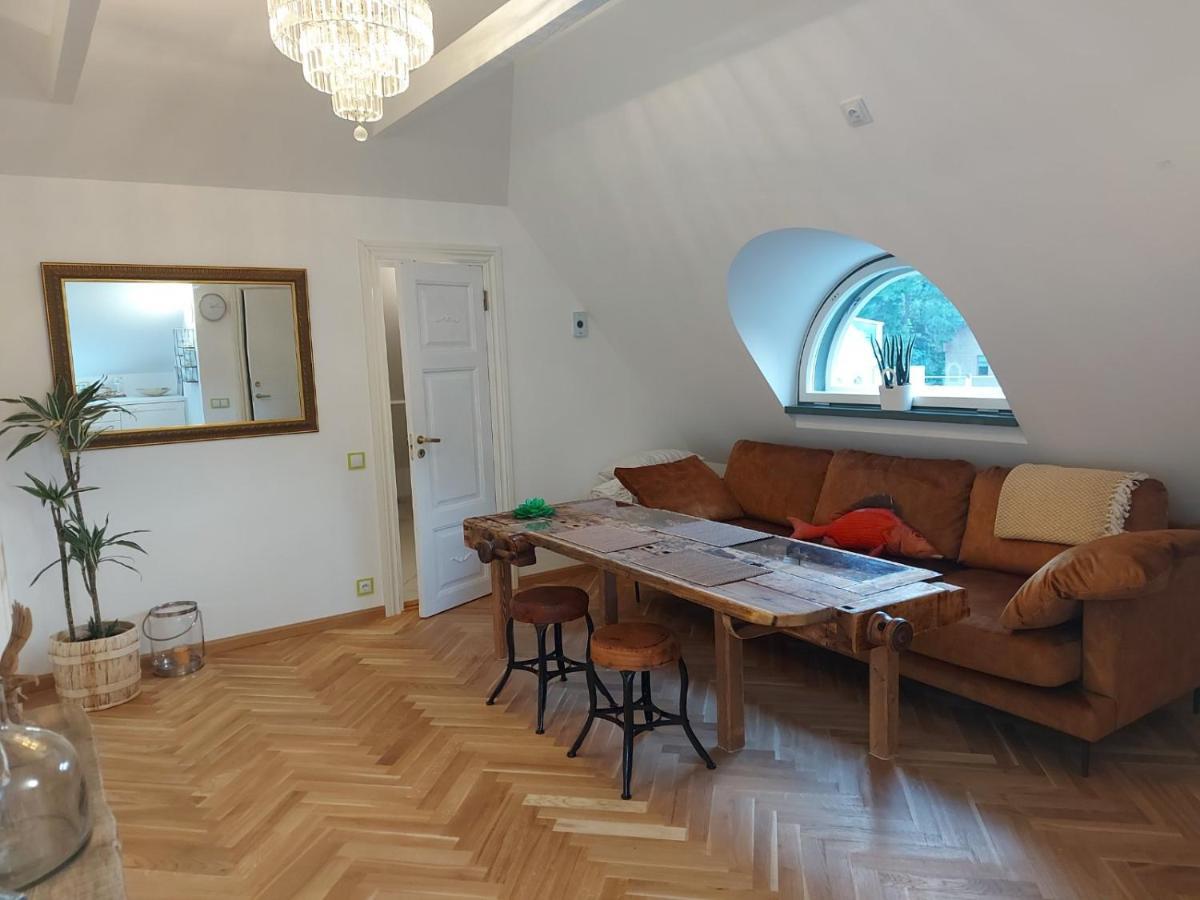 Modern History Apartment Ταλίν Εξωτερικό φωτογραφία