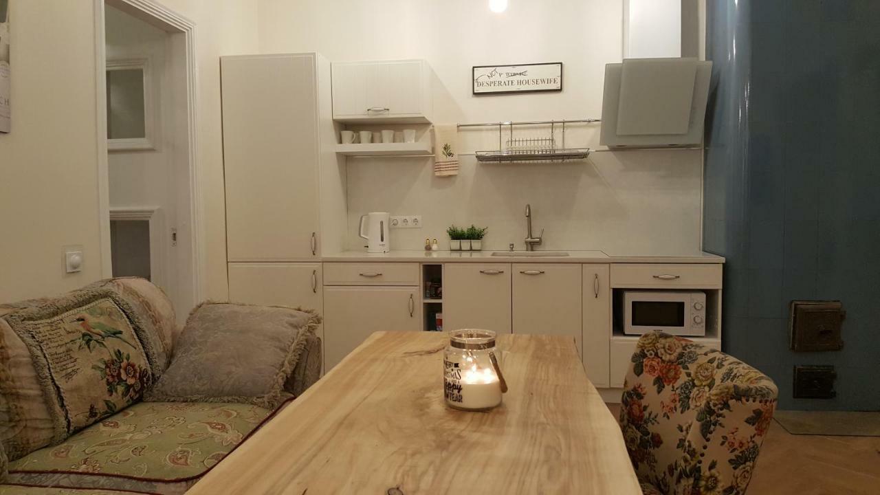 Modern History Apartment Ταλίν Εξωτερικό φωτογραφία
