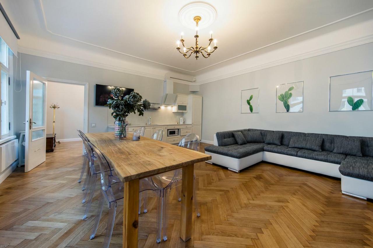 Modern History Apartment Ταλίν Εξωτερικό φωτογραφία