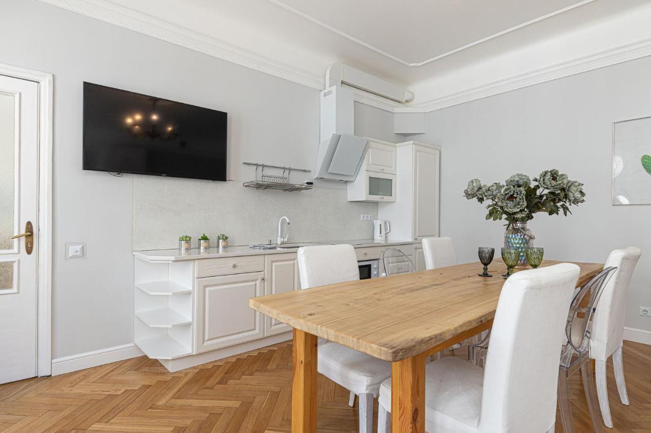 Modern History Apartment Ταλίν Εξωτερικό φωτογραφία