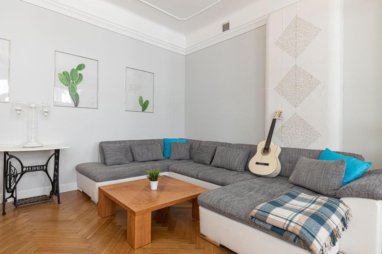 Modern History Apartment Ταλίν Εξωτερικό φωτογραφία