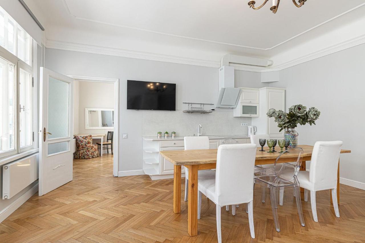 Modern History Apartment Ταλίν Εξωτερικό φωτογραφία