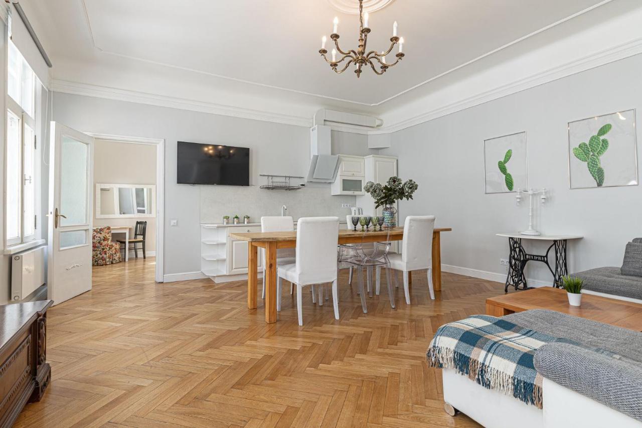 Modern History Apartment Ταλίν Εξωτερικό φωτογραφία